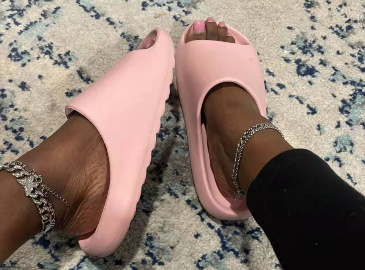 Pink Cloud Pillow Slides – Soft, Lightweight & Non-Slip Sandals